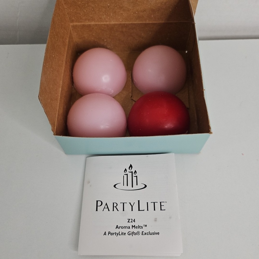 PartyLite Aroma Melts Z24272 (3) Strawberry‎ Rhubarb  & 1 Extra Diff 4 Pack New